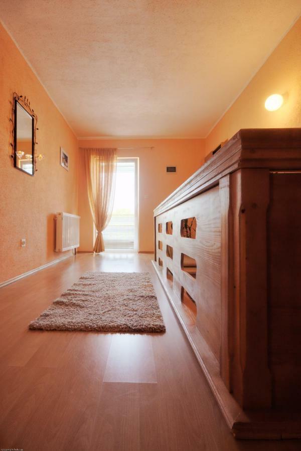 Ranch Terra Hotel Irinovac ภายนอก รูปภาพ