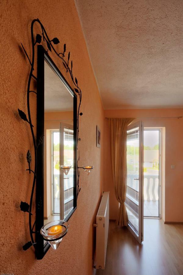 Ranch Terra Hotel Irinovac ภายนอก รูปภาพ
