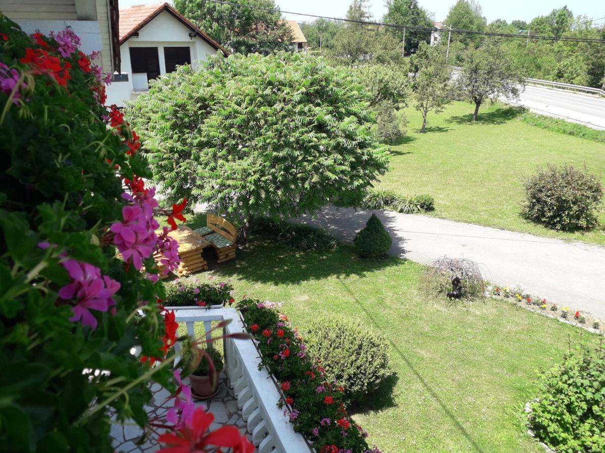 Ranch Terra Hotel Irinovac ภายนอก รูปภาพ